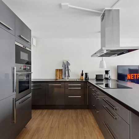 Eindrucksvolle Zwei-Zimmer-Wohnung Mit Balkon Und Grosser Kueche ライプツィヒ エクステリア 写真