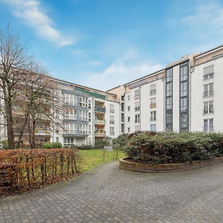Eindrucksvolle Zwei-Zimmer-Wohnung Mit Balkon Und Grosser Kueche ライプツィヒ エクステリア 写真