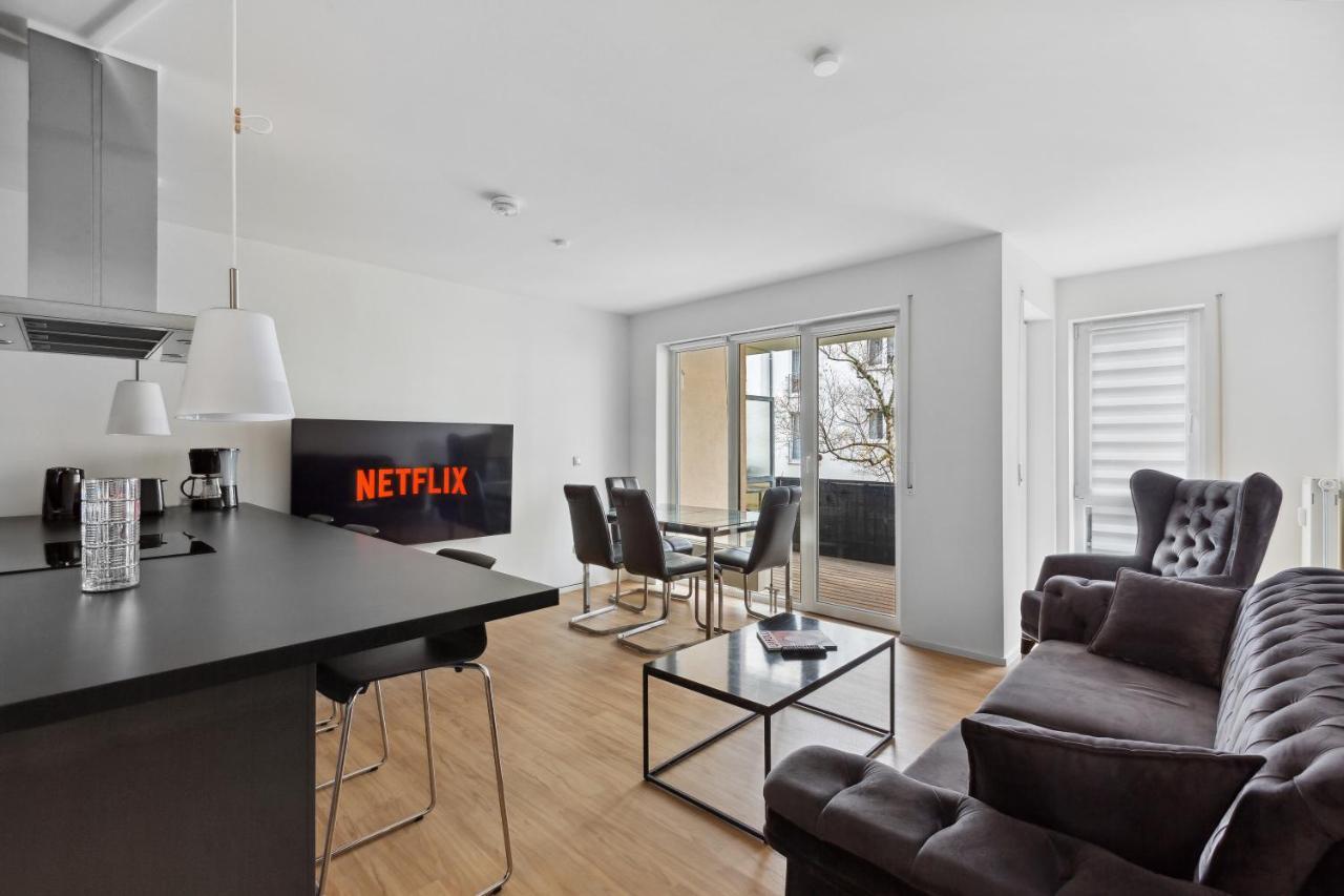Eindrucksvolle Zwei-Zimmer-Wohnung Mit Balkon Und Grosser Kueche ライプツィヒ エクステリア 写真