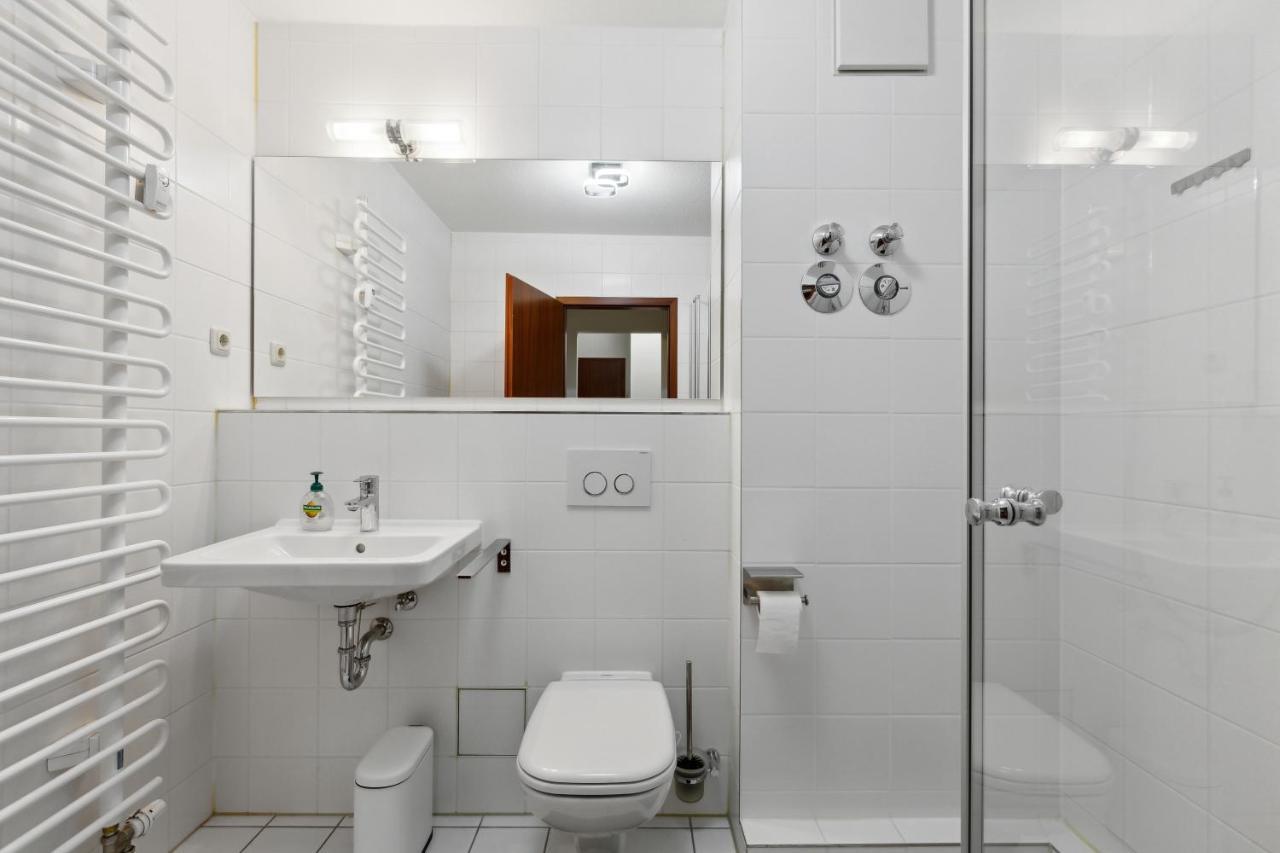 Eindrucksvolle Zwei-Zimmer-Wohnung Mit Balkon Und Grosser Kueche ライプツィヒ エクステリア 写真
