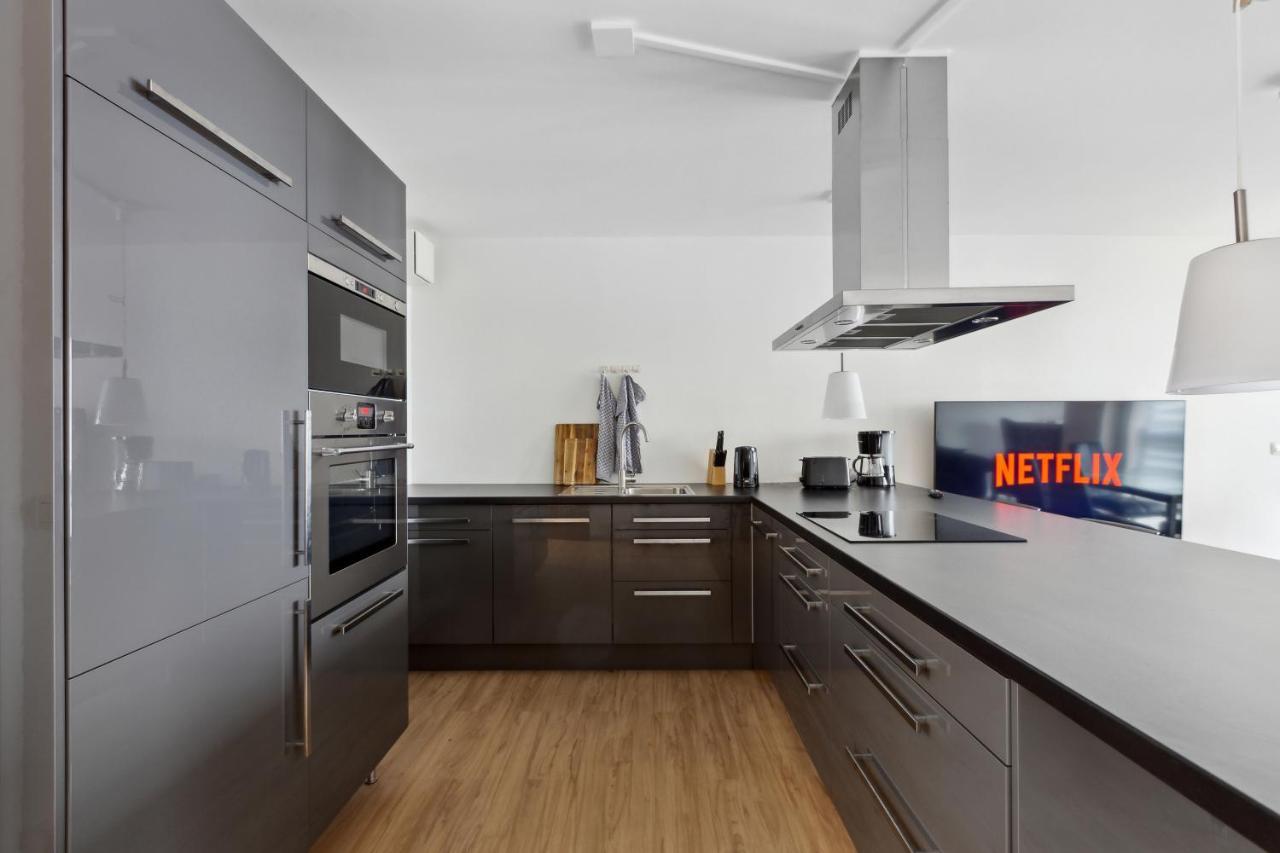 Eindrucksvolle Zwei-Zimmer-Wohnung Mit Balkon Und Grosser Kueche ライプツィヒ エクステリア 写真