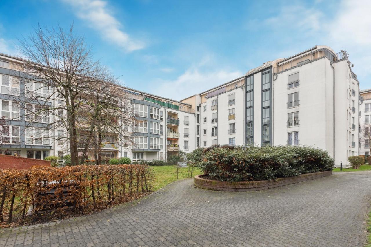Eindrucksvolle Zwei-Zimmer-Wohnung Mit Balkon Und Grosser Kueche ライプツィヒ エクステリア 写真
