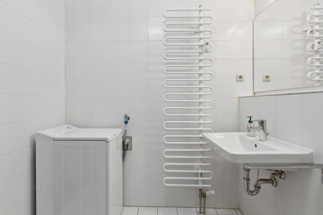 Eindrucksvolle Zwei-Zimmer-Wohnung Mit Balkon Und Grosser Kueche ライプツィヒ エクステリア 写真