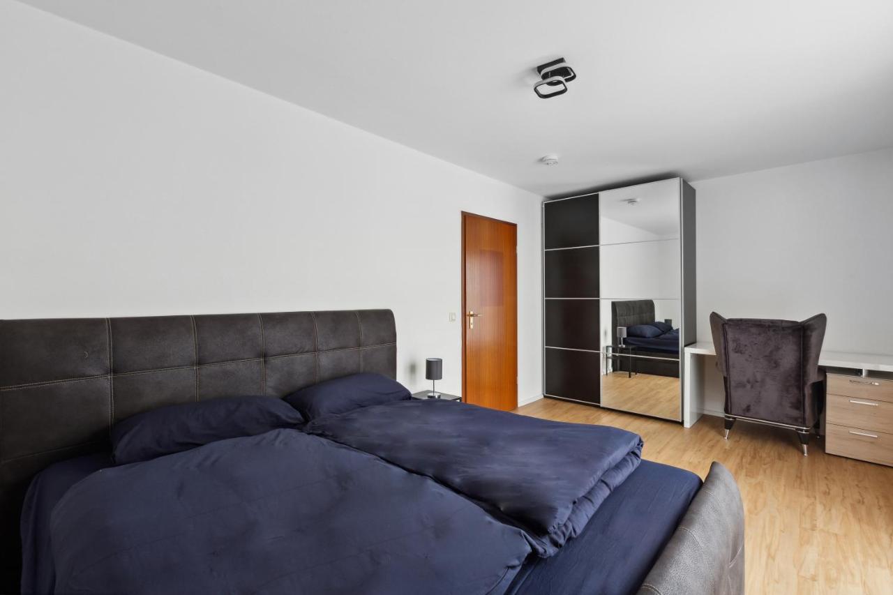 Eindrucksvolle Zwei-Zimmer-Wohnung Mit Balkon Und Grosser Kueche ライプツィヒ エクステリア 写真